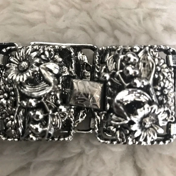 Sarah Coventry Bracelet & Earrings Silver tone set - Picture 7 of 12